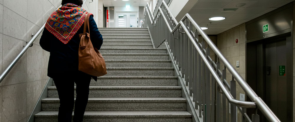 Puedes subir y bajar escaleras en lugar de usar el ascensor